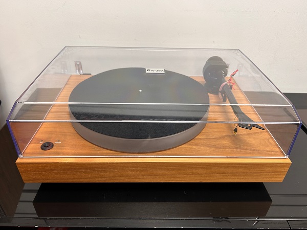 Trade In ProJect X2 Turntable – Walnut